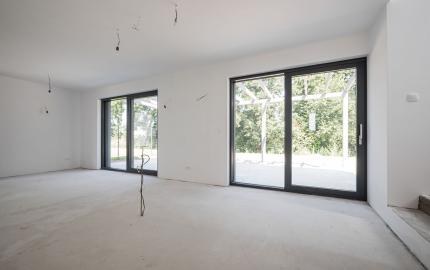 NA PREDAJ 4izb. rekreačný dom priamo pri golfovom areály PENATI GOLF REZORT