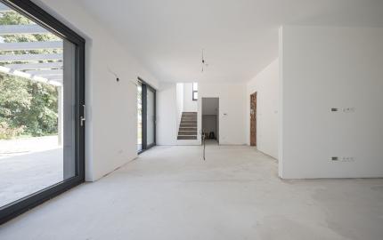 NA PREDAJ 4izb. rekreačný dom priamo pri golfovom areály PENATI GOLF REZORT