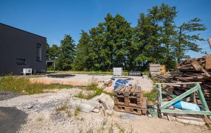 NA PREDAJ pozemok + základová doska + projekt priamo pri golfovom areály PENATI GOLF REZORT