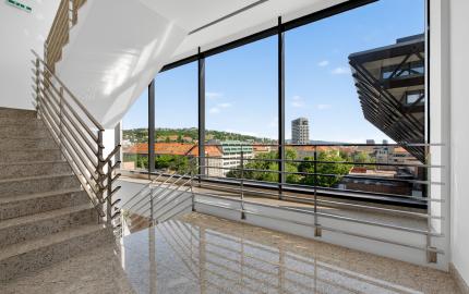 Na prenájom 2izb. byt, 58m2 + 40m2 garáž, FIVE STAR RESIDENCE*****