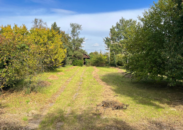 Na predaj stavebný pozemok 800m2, Kvetoslavov