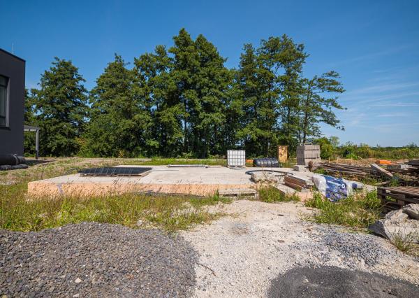 NA PREDAJ pozemok + základová doska + projekt priamo pri golfovom areály PENATI GOLF REZORT