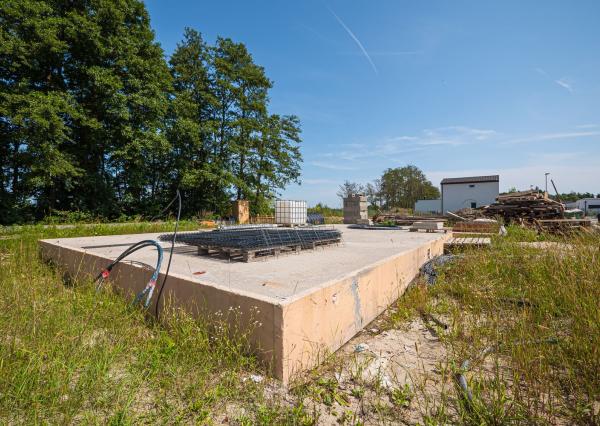 NA PREDAJ pozemok + základová doska + projekt priamo pri golfovom areály PENATI GOLF REZORT