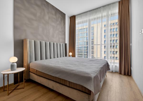 Na prenájom 2izb. byt, 58m2 + 40m2 garáž, FIVE STAR RESIDENCE*****