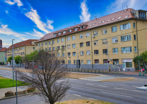 P.G's & Co. | Exkluzívne predám obchodný priestor na lukratívnom mieste oproti Polusu (roh Riazanská a Vajnorská ulica)